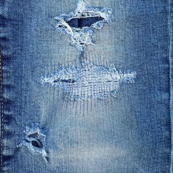 Old Navy Karate Slim Boys Medium Wash Distressed Jeans Size 10 - Picture 4 of 7